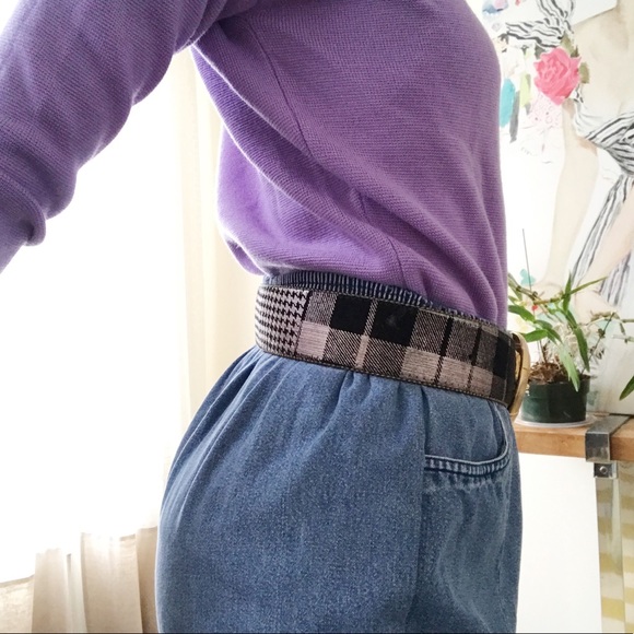 Wide black suede belt w/metallic pink - Picture 2 of 8